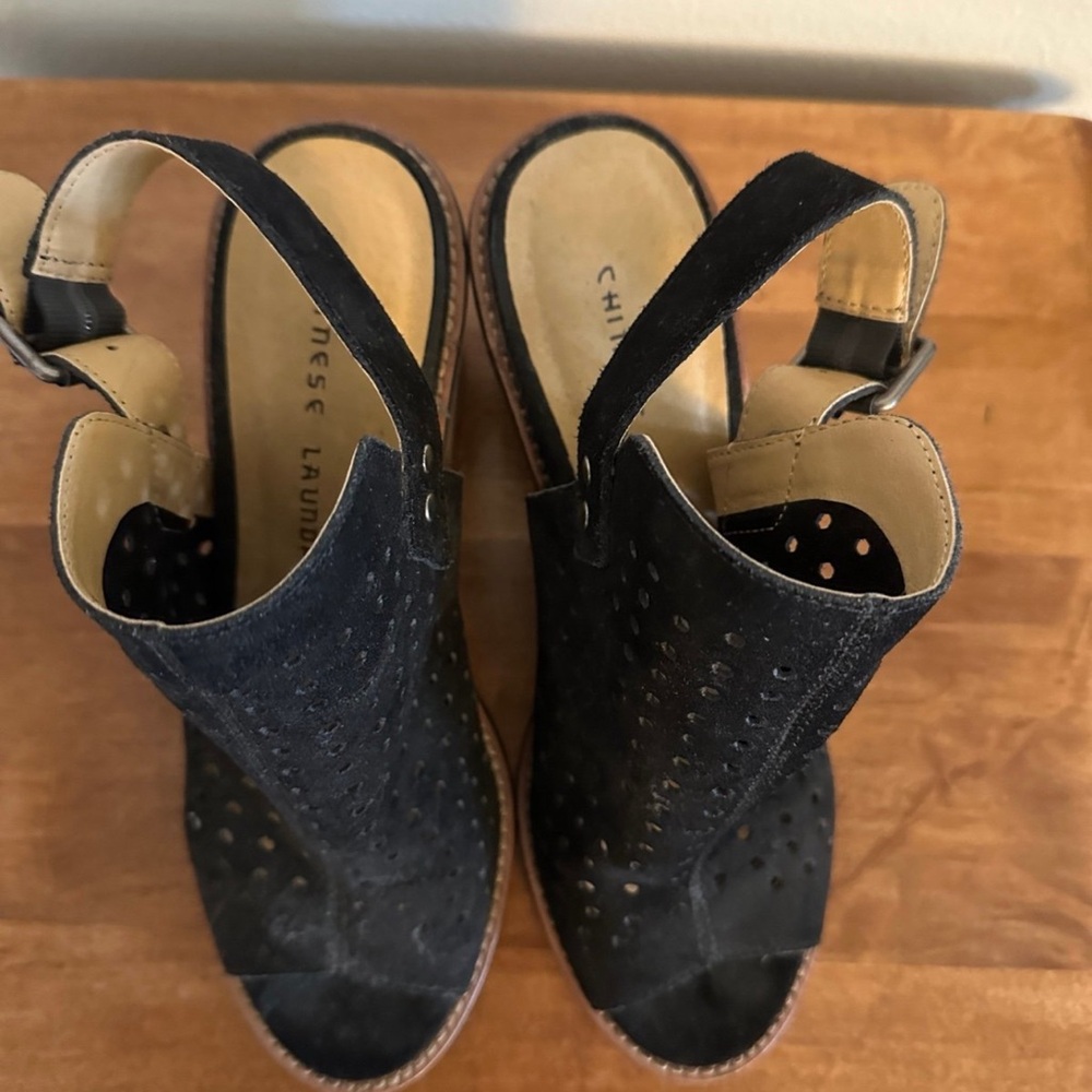 Women’s Chinese Laundry shoes